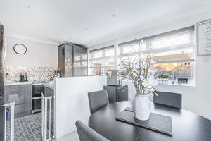 Kitchen/diner- click for photo gallery